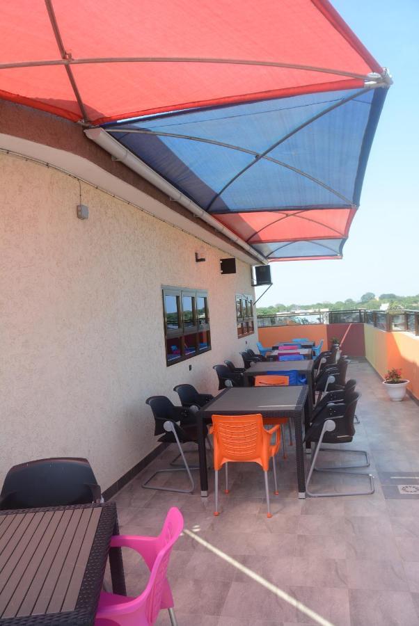 Royal Blue Guest House & Bar Lomé Exterior foto