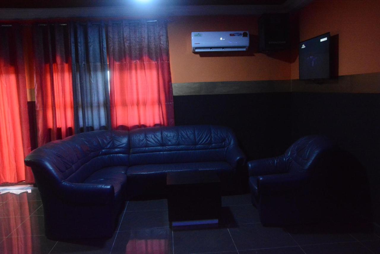 Royal Blue Guest House & Bar Lomé Exterior foto